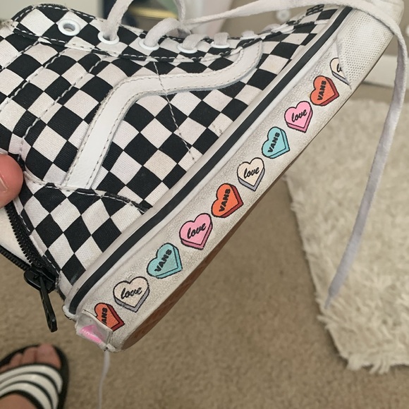 Checkered converses with zipper in back size 4 - Picture 3 of 3